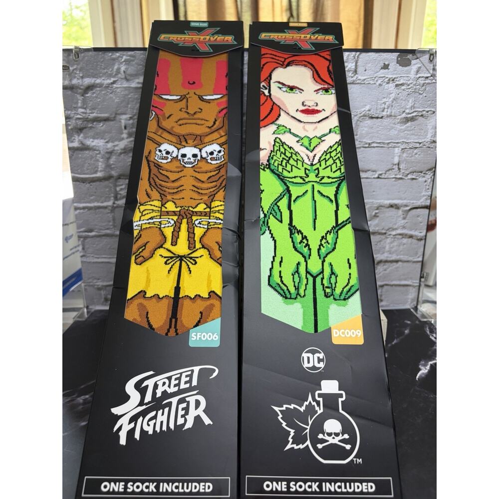 Crossover X One Socks Poison Ivy & Dhalsim One Size & One Sock Per Package.